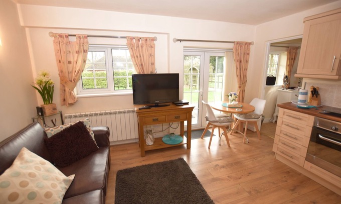 Alvechurch Cottage | Little Rushbrook Cottages