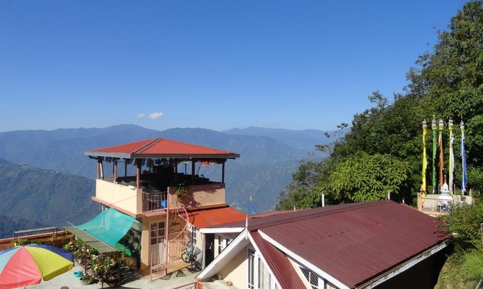 North Point Bed & Breakfast | Little Singamari Home Stay