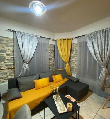Argalasti Apartment | Little square house