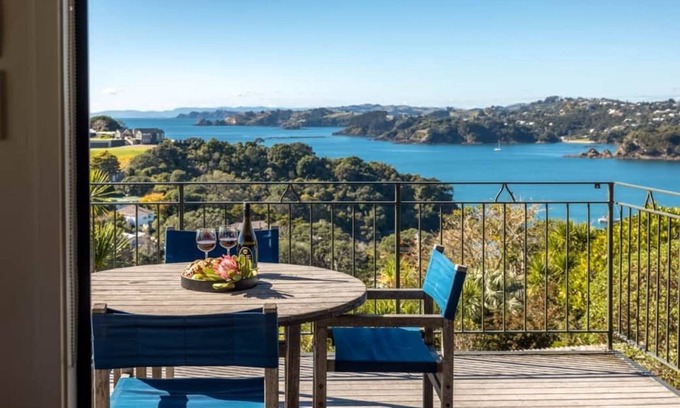 Oneroa House | LITTLE TIRI COTTAGE | Coast & Country | WINTER DEAL - Stay for 3, Pay for 2