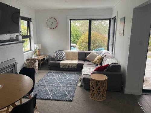 Riverside House | Little White House on Ecclestone, Riverside