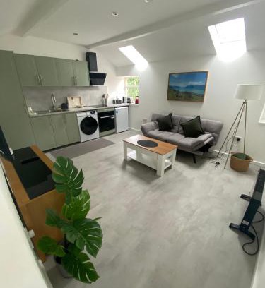 Grange Moor House | Little Windy Ridge