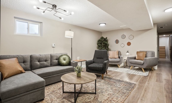 Columbine House | Littleton Corner: Quiet, Safe, Private 3 Bedroom/2 Bathroom