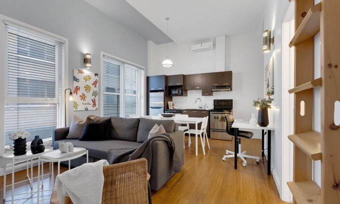 Milton Park Apartment | LiV MTL Main-205 Spacious 2BR Suite + Mezzanine