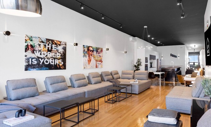 La Petite-Patrie Apartment | LiV MTL Plaza-2 Premium Bachelor Poker Foosball