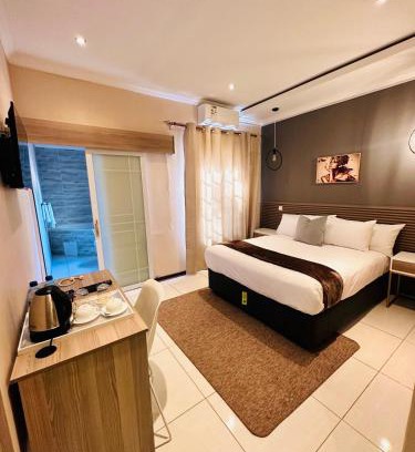 Mahalapye Bed & Breakfast | LIVE-INN LUXURY SUITES