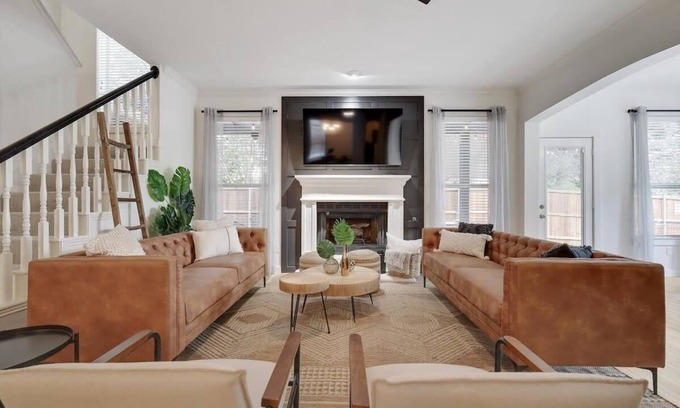 Highland Village House | Live Like Royalty - Highland Village 6BR Mansion