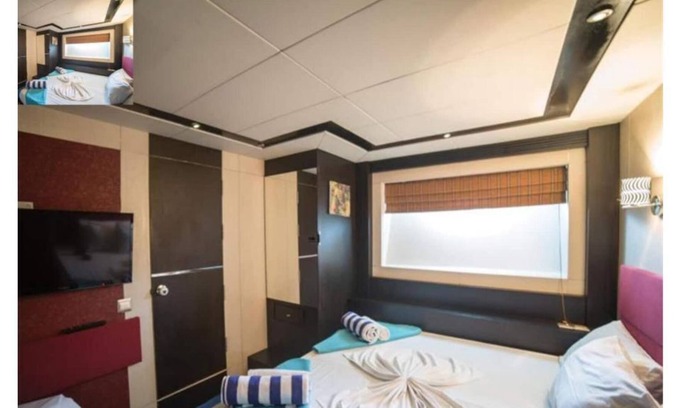 Vaavu Atoll House | Liveaboard exclusive yacht