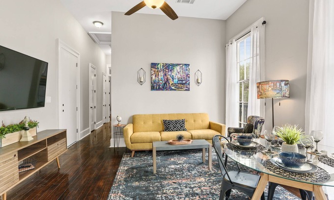 Saint Roch Apartment | ⚜Lively Marigny Apartment Near Streetcar & Frenchmen with Balcony, Club Below⚜