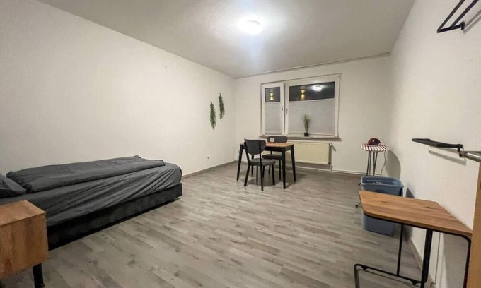 Marxloh Apartment | Livemore24 - Apartment 5 in Duisburg 24/7 check-in