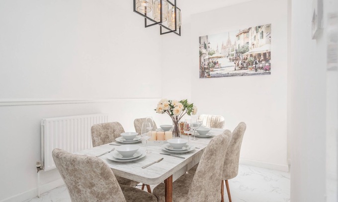 Anfield Apartment | Liverpool Luxe Retreat close to Everton Stadium