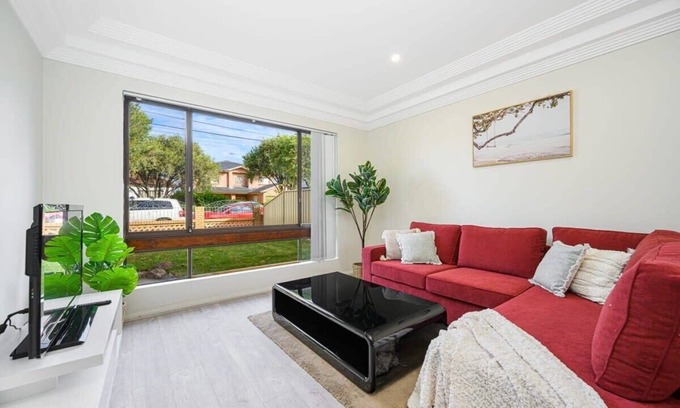 Liverpool House | Liverpool Oasis 5BR Home for Groups and Families