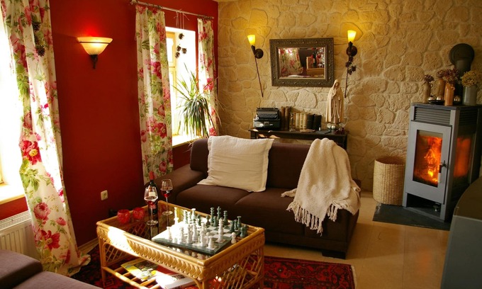 Eibenberg Apartment | Living in a sophisticated ambience with stylish furnishings in close proximity to nature