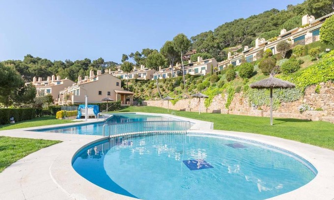 Llafranc Villa | *LLAFRANC VILLA* 4 Bedrooms | Communal Pool | Tennis Court | 500m to beach