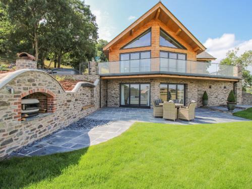 Montgomery House | Llety Cariad