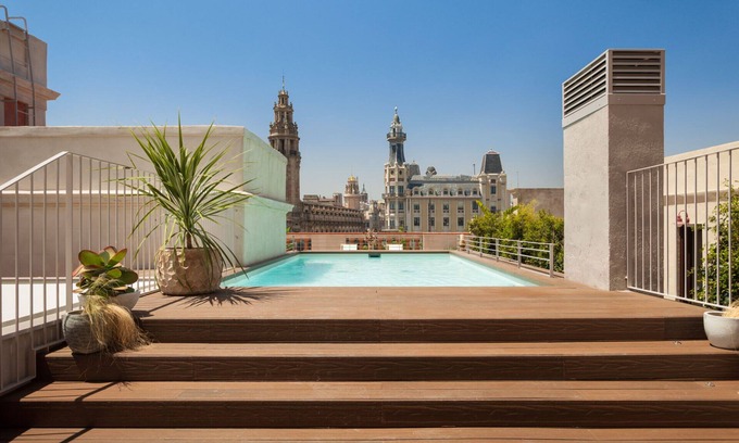 Ciutat Vella Apartment | Llotja - Three Bedroom Apartment, Sleeps 6