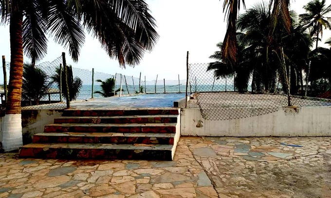 Kokrobite Hotel | Lloyds Beach Resort & Hotel