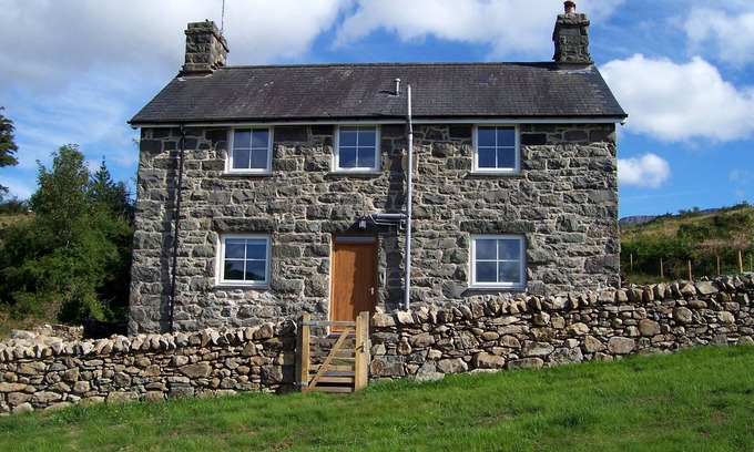 Dolgellau House | Llwyniarth - Three Bedroom House, Sleeps 6