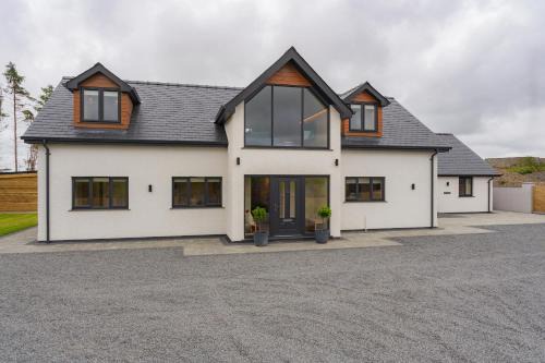 Glandyfi House | Llys y wawr Luxury Holiday Let
