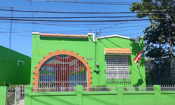 Santurce House | Local Experience! 5 Minutes to Beach; Solar + Cistern