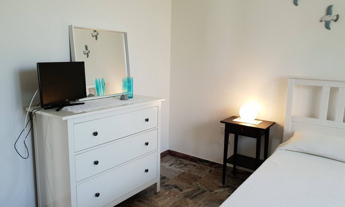 Pulsano House | located about 2 km from the sea acasadiemy is the ideal place for families
