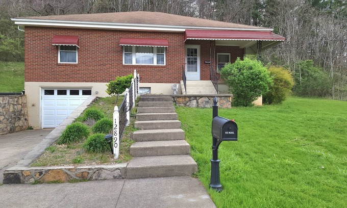 Rocky Gap Cottage | Located near the Appalachian Trail and Jefferson National Forest in Rocky Gap