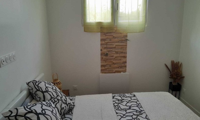 Villemomble House | Location Chambre sdb Salon Cuisine Animaux Bienvenus