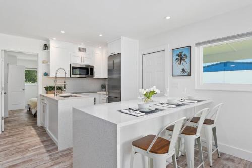 Rock Ridge House | Location & Comfort- Coastal Meets Contemporary