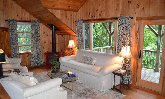 Blowing Rock Apartment | Location, Location, Location - Walk To Main Street From This Charming Apartment
