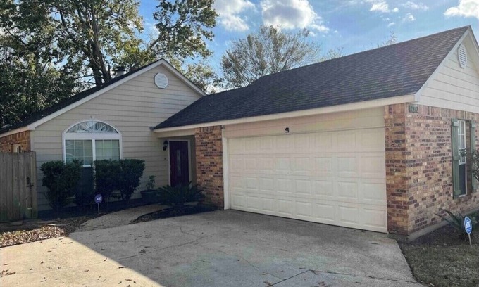 South Baton Rouge House | Location! Minutes from L’Auberge/LSU/DOWNTOWN