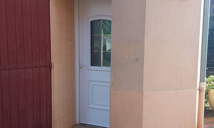 Saint-Victor-et-Melvieu Apartment | Location Vacances Appartement Dans Maison Village. Au Pays des Raspes du Tarn
