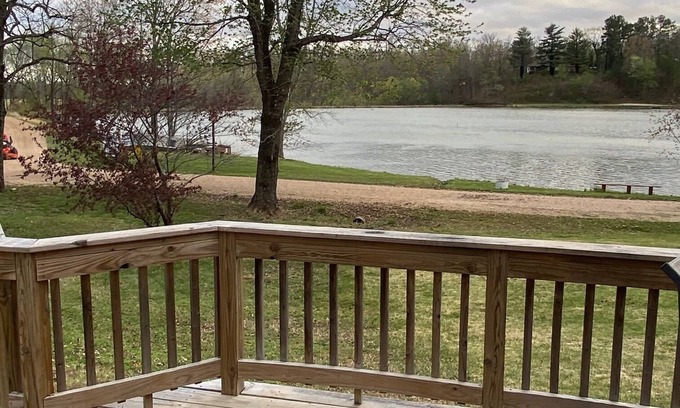 Poplar Bluff House | Loch Loma Lake House