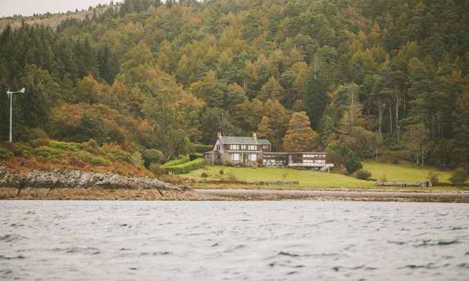 Tighnabruaich Villa | Loch View House - Seven Bedroom Villa, Sleeps 16