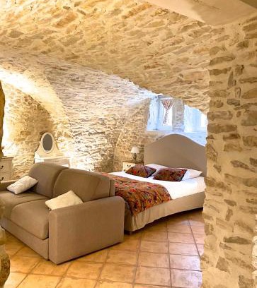 Lirac Bed & Breakfast | LOCUS AMOENUS