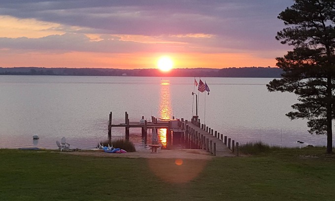 Sharps Cabin | Locust Lodge is the perfect river place for your family and friends to gather.