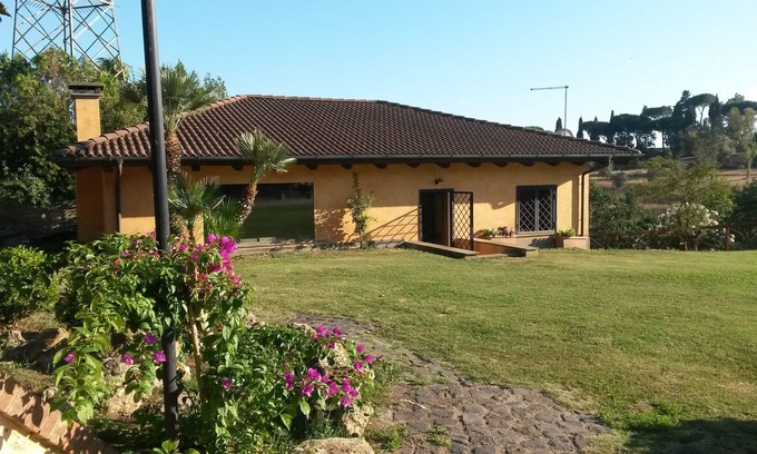 Zona XXVI Castel di Decima Villa | Lodge in the context of a natural park, surrounded by greenery, an oasis of peace
