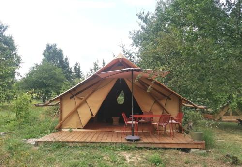 Serignac Other | Lodge Robinson Aux nuits insolides d'Agoumbat