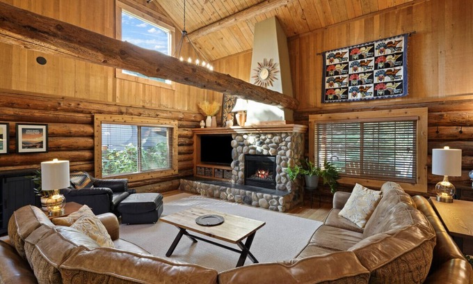 Mountain View House | Lodge Vibes in the City - Large Log Home