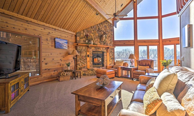 Merrimac House | Lodge w/Indoor Pool, Along Devil's Lake Park