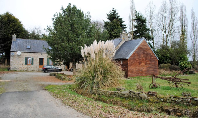 Plesidy Cottage | Lodging for 4 people quiet with swimming pool Bay of St Brieuc