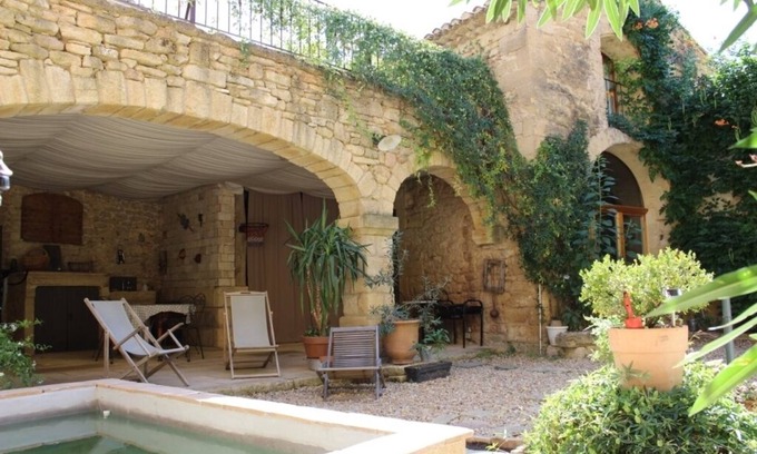 Vers-Pont-du-Gard Cottage | Lodging in old barn XVIII Century