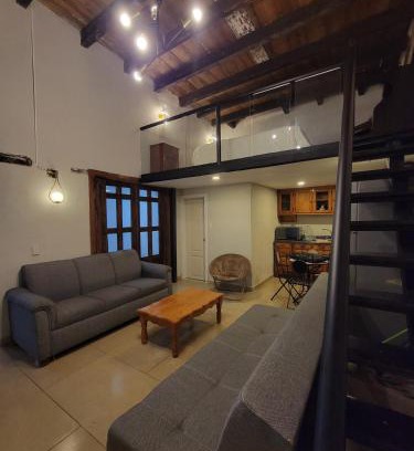 De Mexicanos Apartment | loft 2 blocks from the cathedral