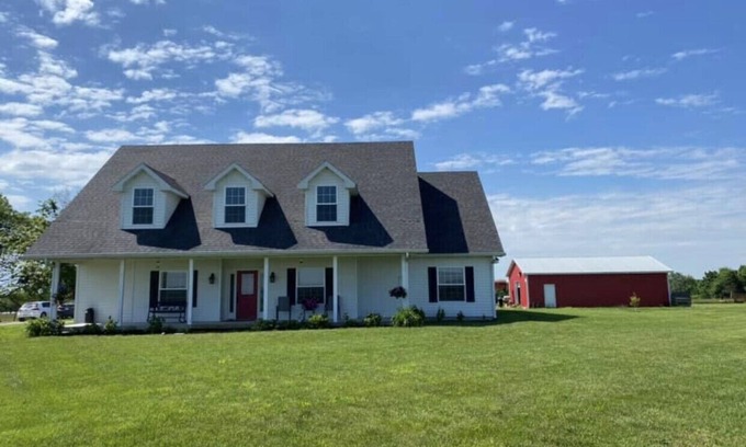 Centerville Apartment | Loft Apartment in this Rural Country Home