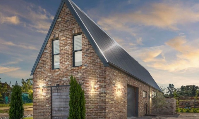 Borenore Apartment | Loft House - On Heifer Station Vineyard, Firepit