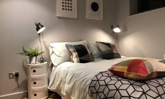 Coventry Apartment | Loft Penthouse + gated parking + 300mbps Wi-Fi