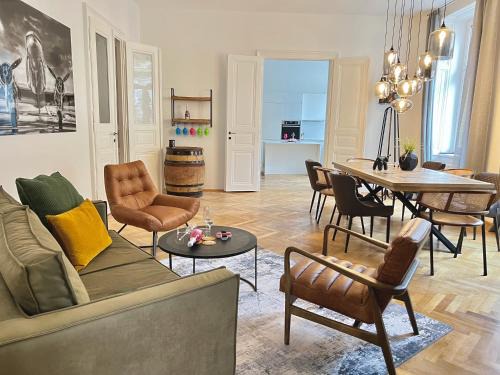 Mariahilf Apartment | Loft2Be, Vienna City Loft for 8