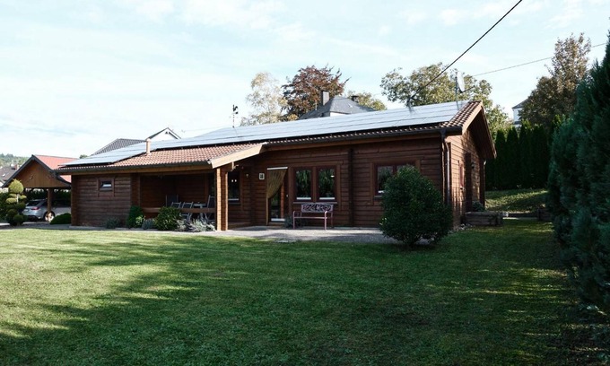 Oberkail House | Log Cabin 'Eifel' with Private Garden and Wi-Fi