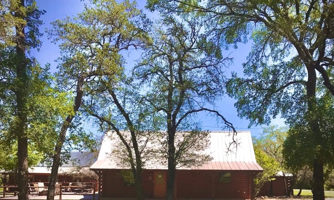 Valley Mills Cabin | Log Cabin Escape at D~Oasis Ranch