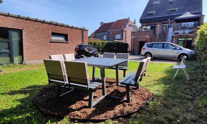 Eppegem Apartment | Logeerkamer XXL 25 m2