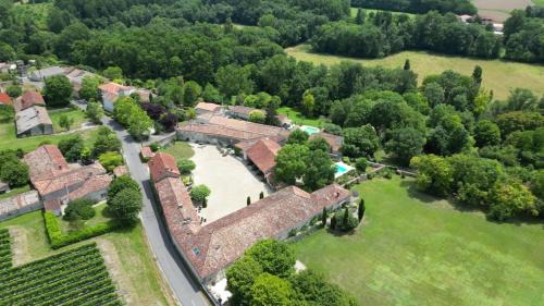 Criteuil-la-Magdeleine Bed & Breakfast | Logis du paradis